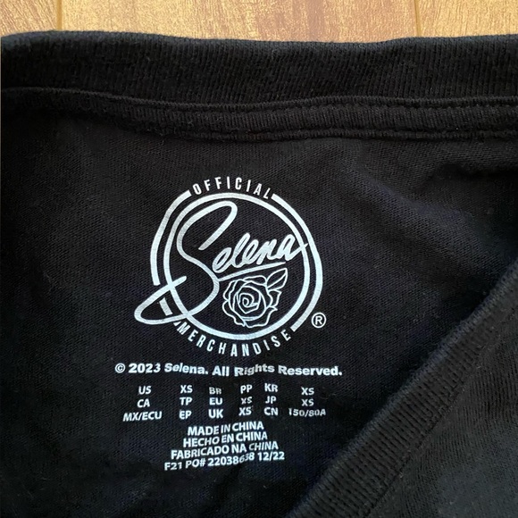 SELENA Official Merchandise Tee - Picture 3 of 3